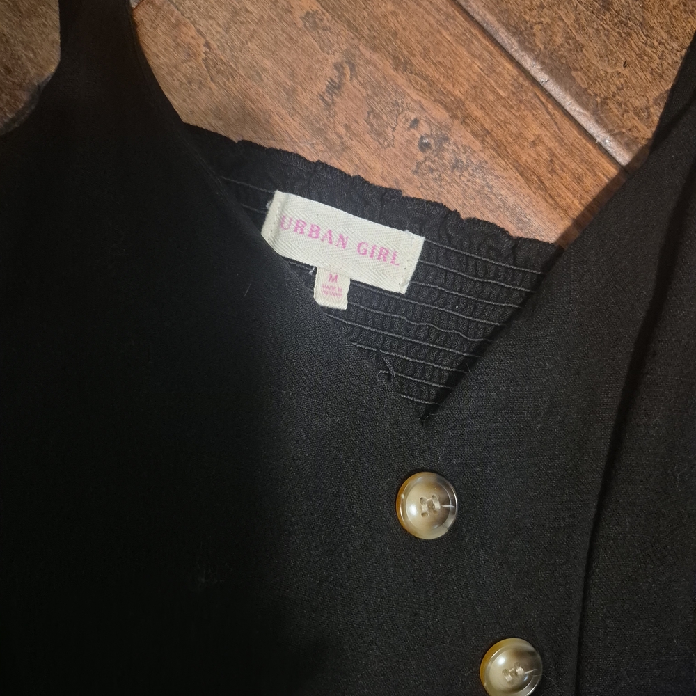 Black Button-Accent Sleeveless Dress - Picture 5 of 7